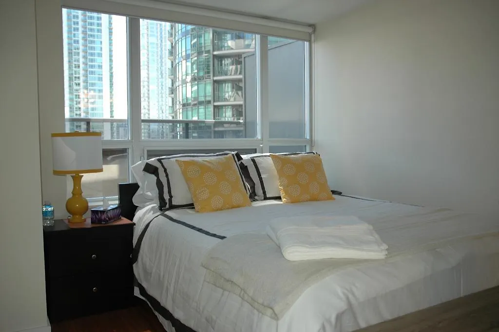 Livingsuites Toronto - 20 Blue Jays Way 0*,
